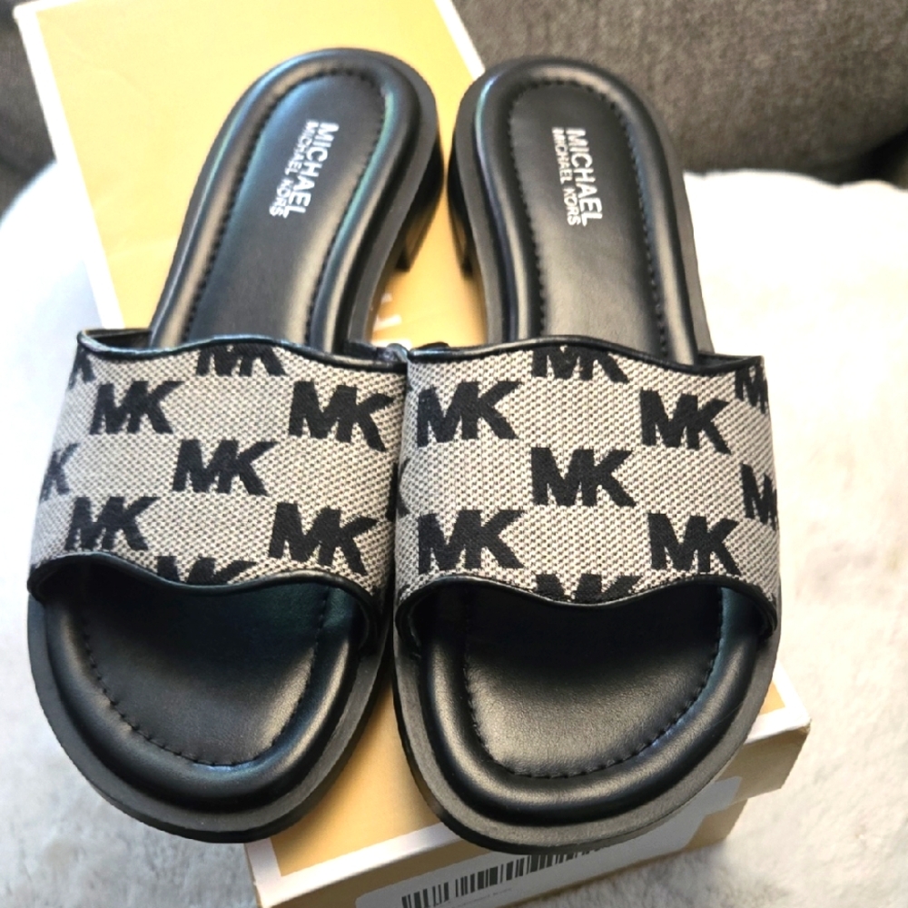 Michael Kors Black and White Logo Slide Sandals - Picture 1 of 3